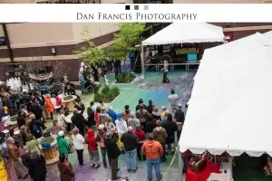 alley dan francis1 300x200 1